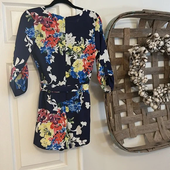 Yumi Kim Floral Navy Romper - Picture 7 of 8